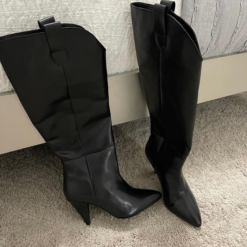 Knee high leather western style boot
